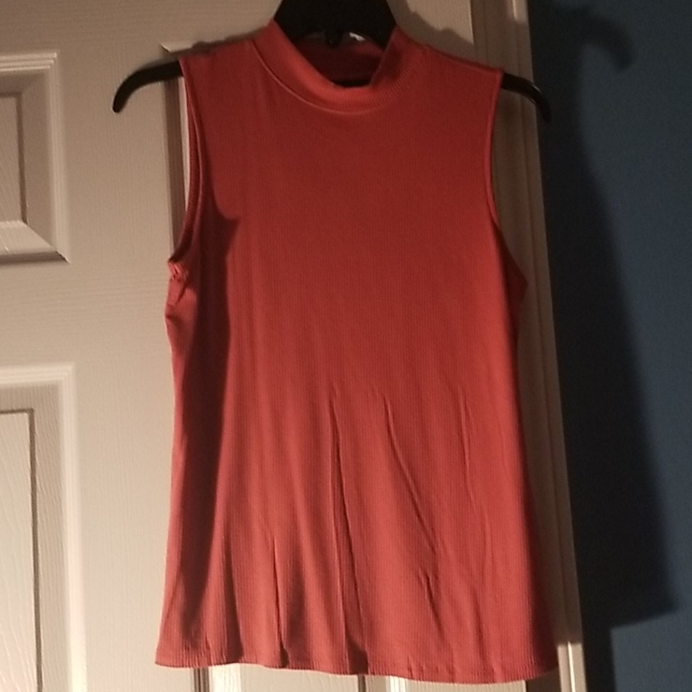 ⭐ 2 for $5⭐ Rusty coral mock neck tank